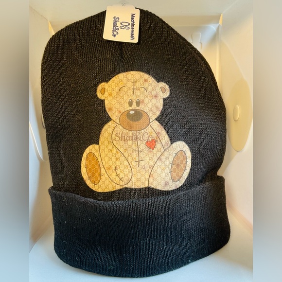Graphic Designed Beanie( BLACK) SEE PICTURES - Picture 1 of 3